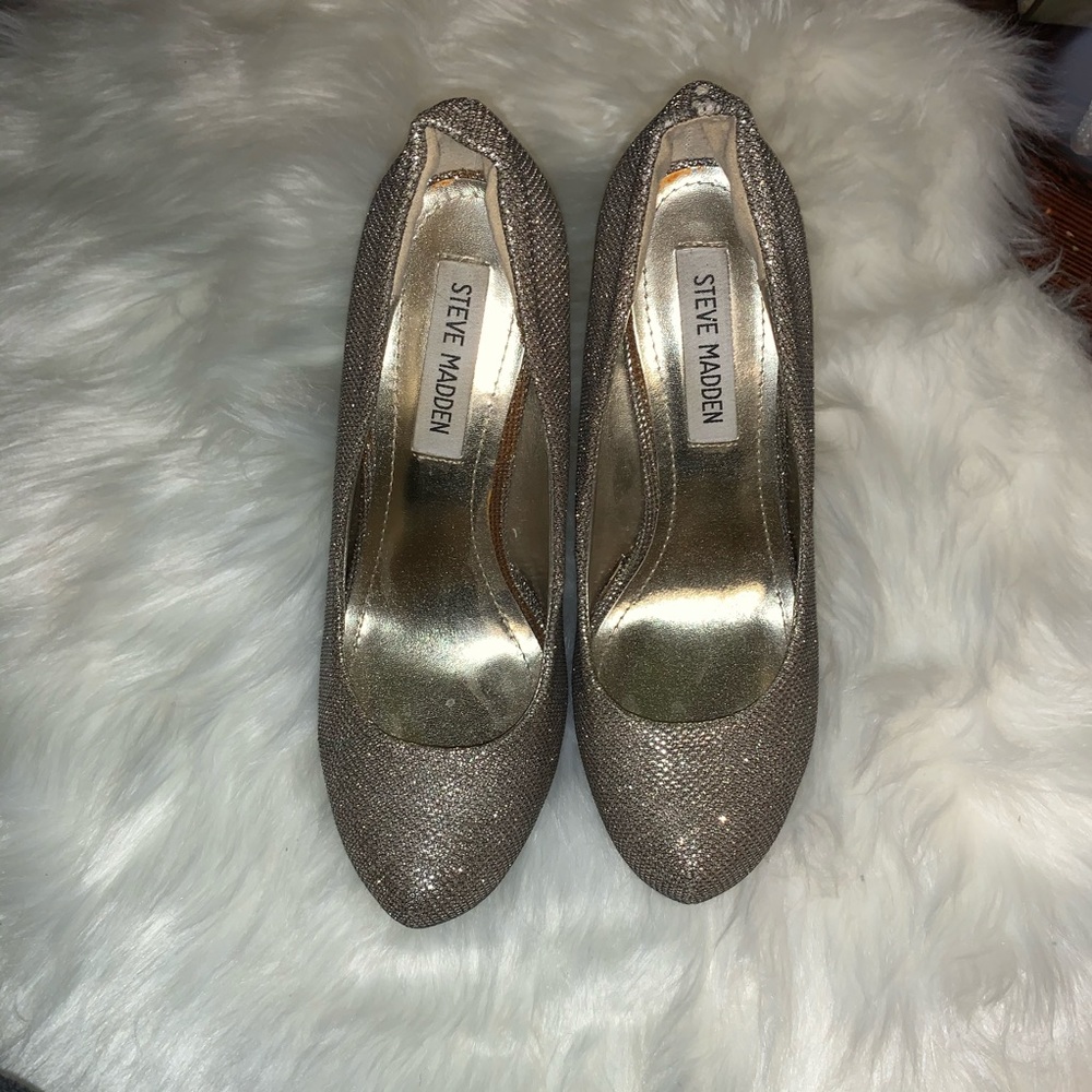 Heels - Picture 2 of 3